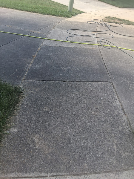 Matthews-NC-Sidewalk-Pressure-Washing-before
